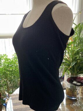 Neiman Markus Sleeveless Cashmere Sweater (S)